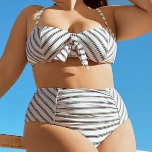 Black & White Stripe Two Piece Bikini Set Size 2XL - Picture 5 of 6